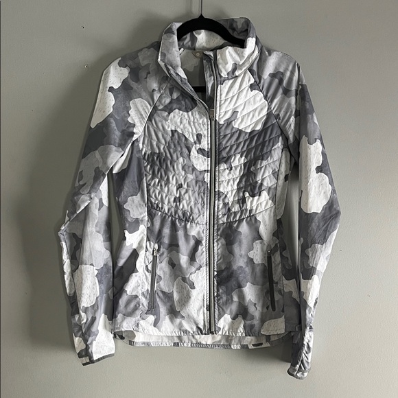 Athleta Jackets & Blazers - Athleta Elevation Windbreaker Camouflage Jacket